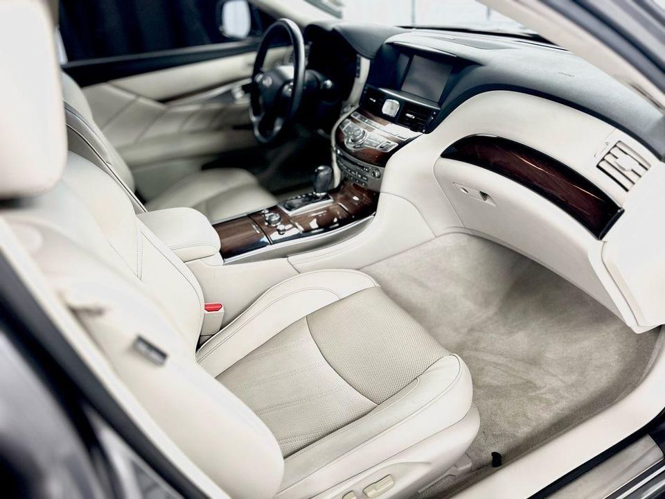 2015 INFINITI Q70 3.7