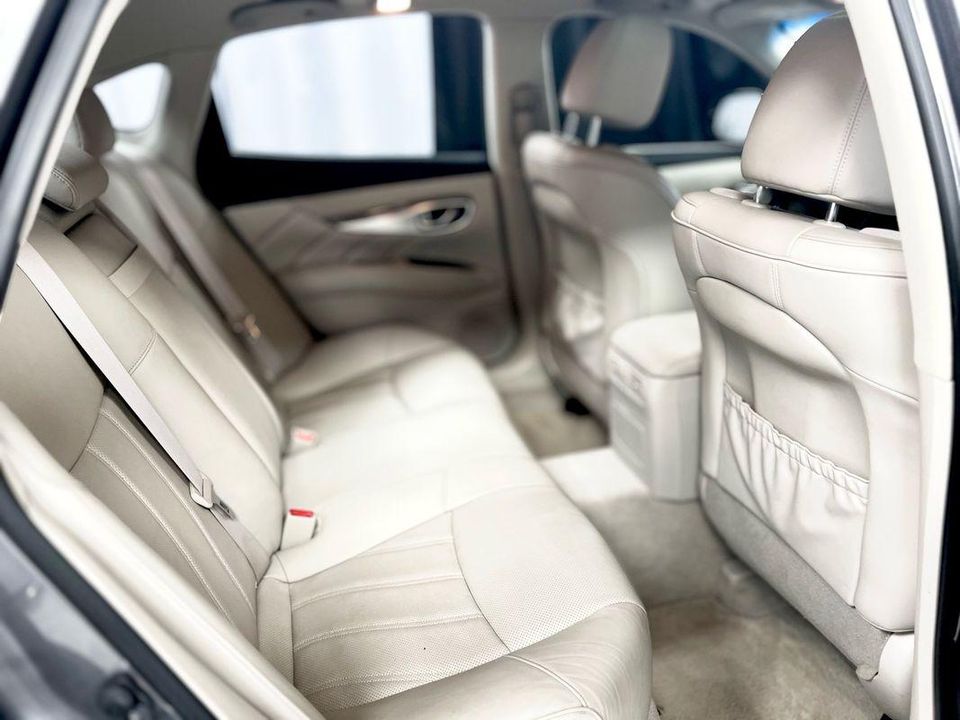 2015 INFINITI Q70 3.7