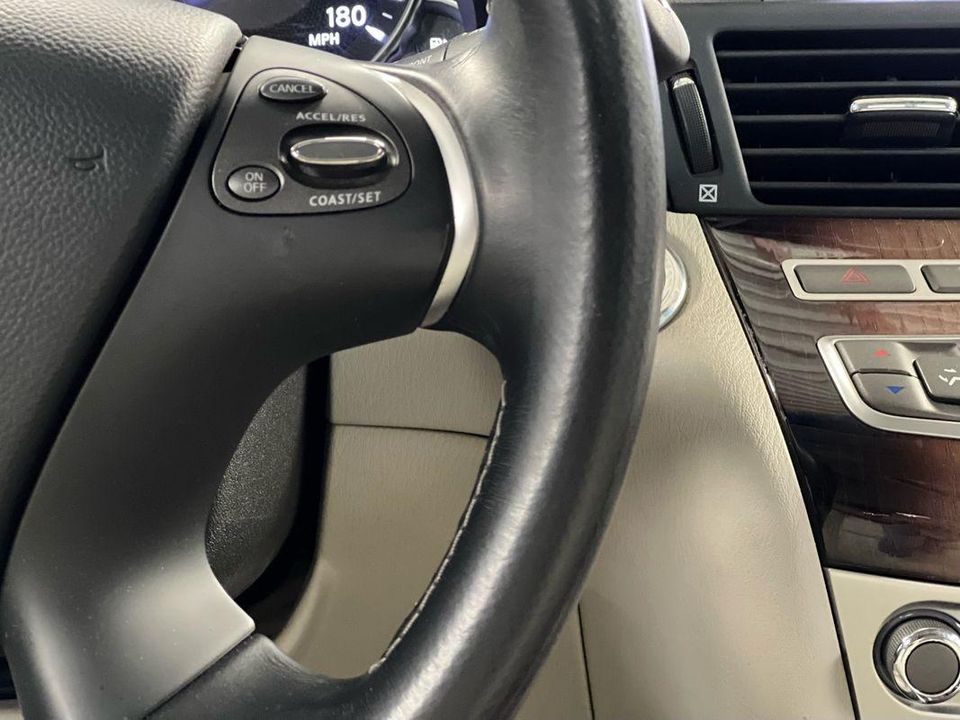 2015 INFINITI Q70 3.7