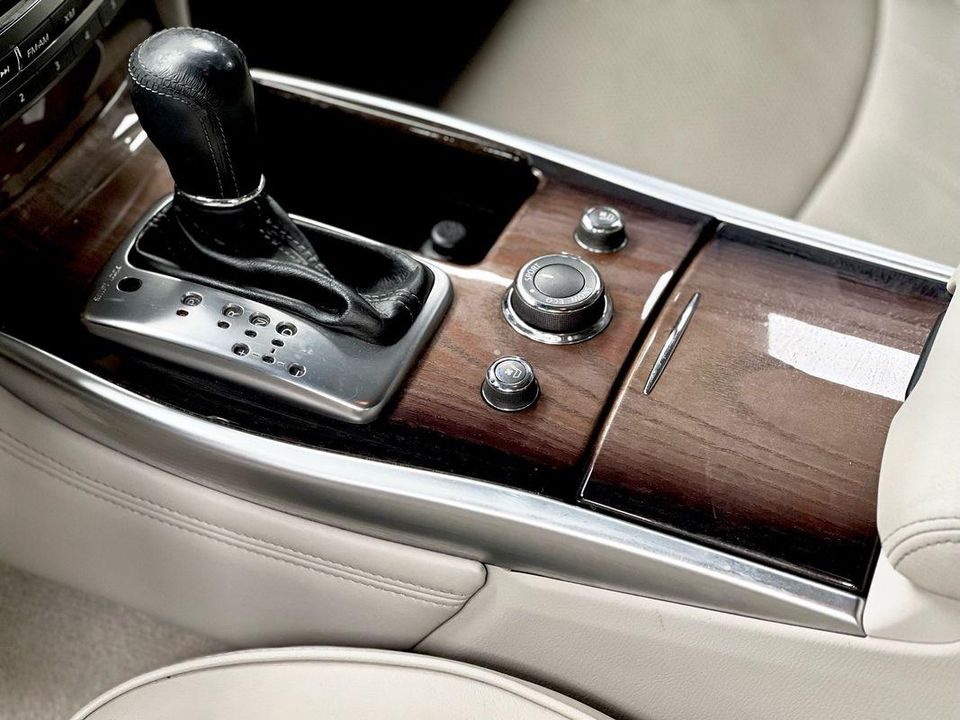 2015 INFINITI Q70 3.7