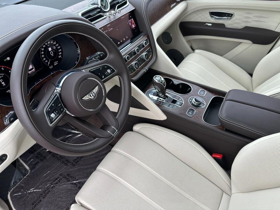 2025 Bentley Bentayga