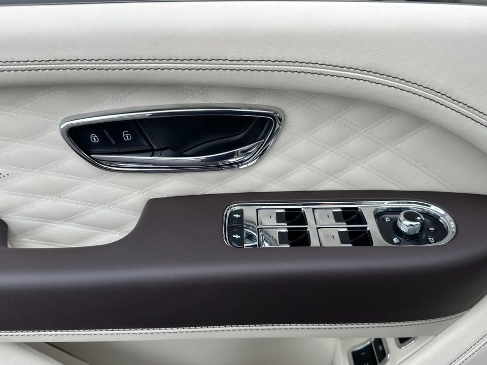 2025 Bentley Bentayga