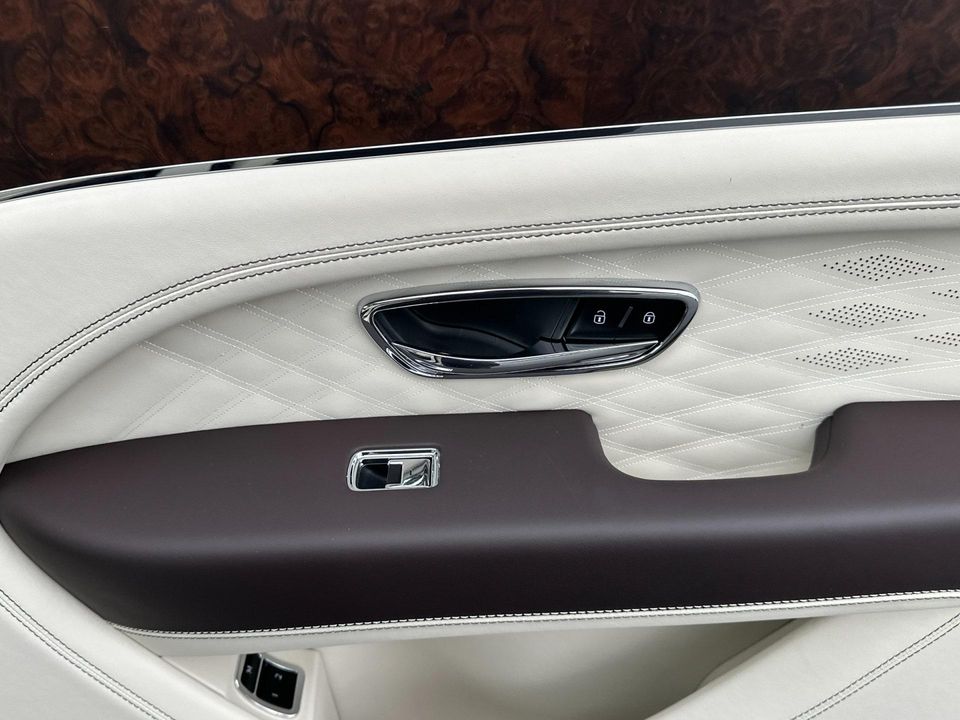 2025 Bentley Bentayga