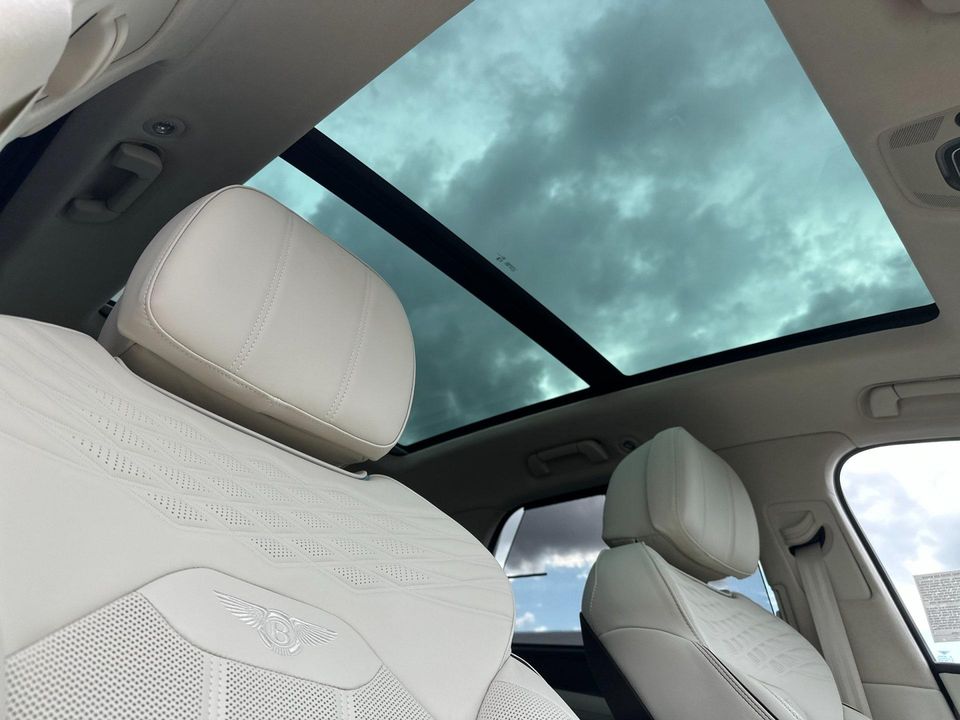 2025 Bentley Bentayga