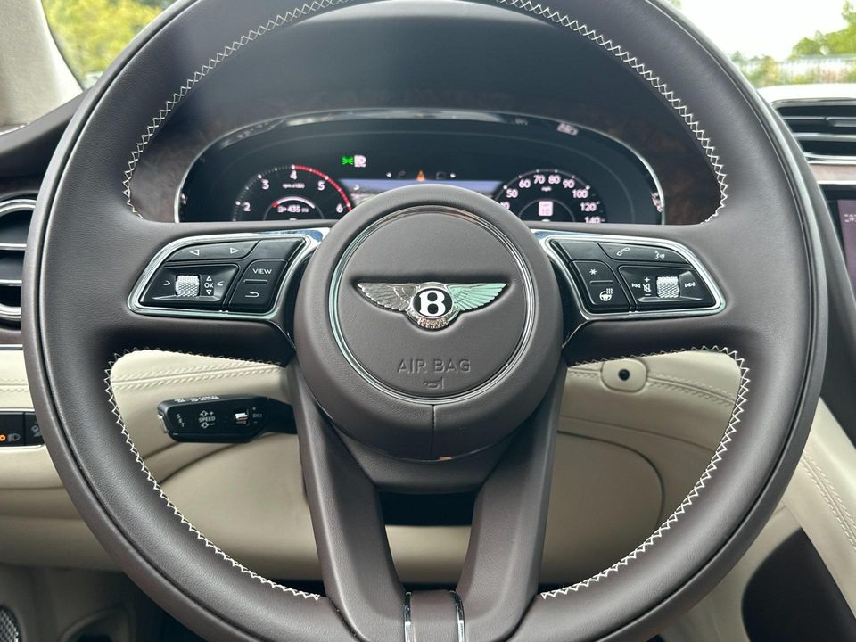 2025 Bentley Bentayga