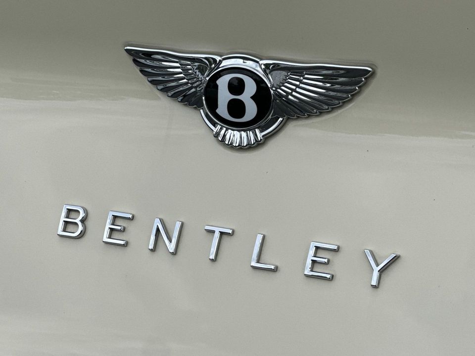 2025 Bentley Bentayga