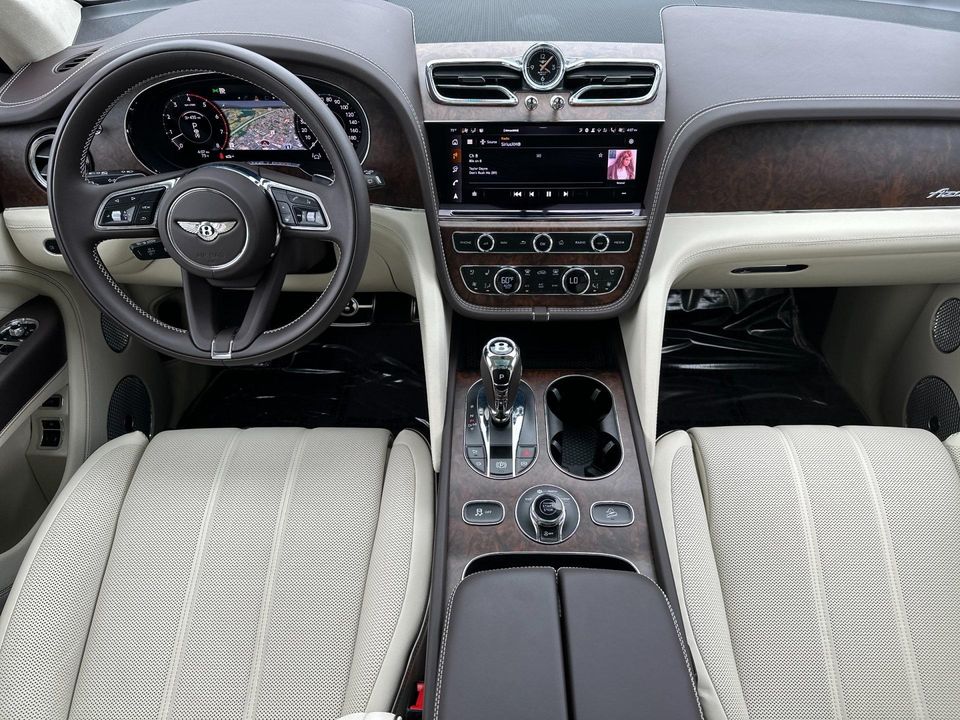 2025 Bentley Bentayga