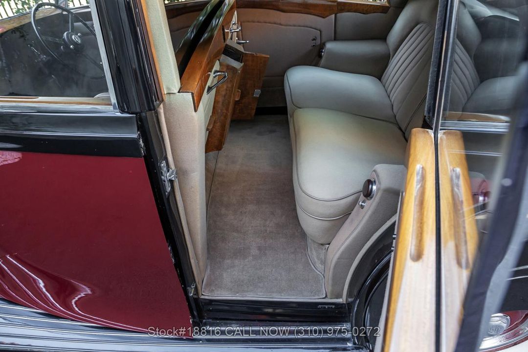 1949 Rolls-Royce Silver Wraith Limousine
