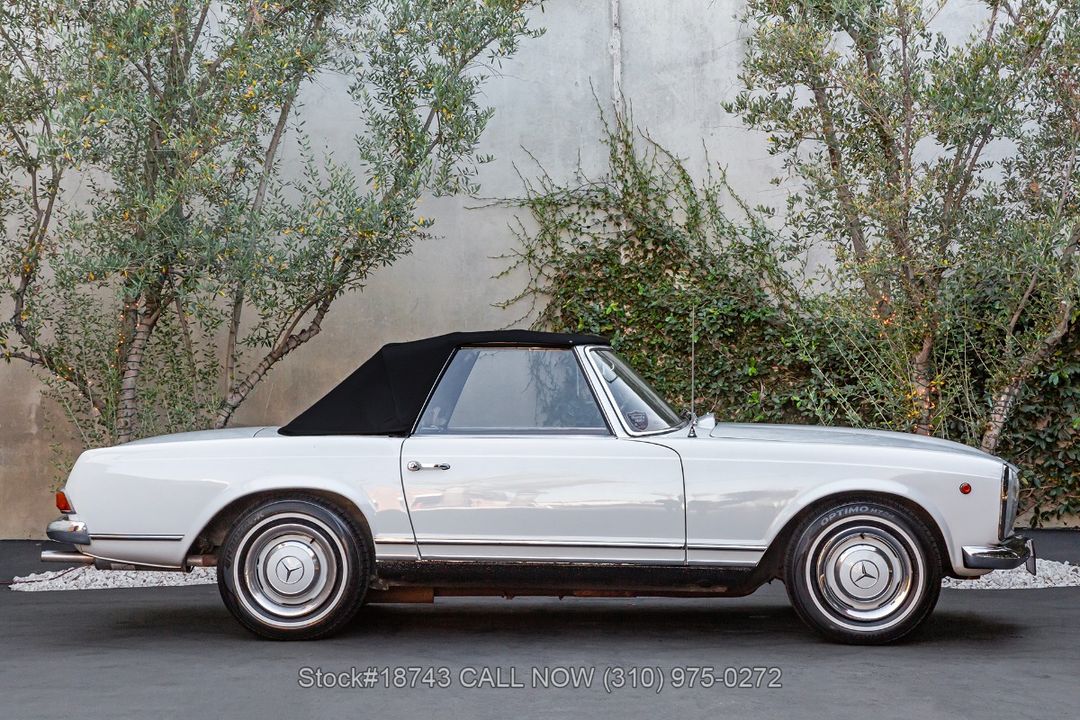 1966 Mercedes-Benz 230SL
