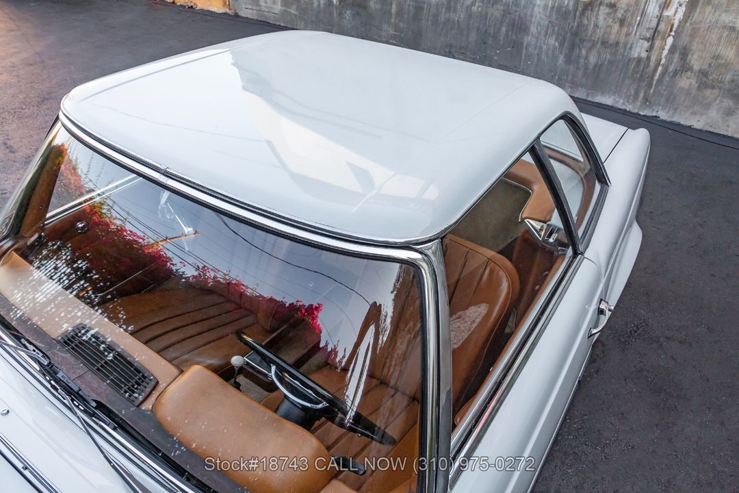 1966 Mercedes-Benz 230SL