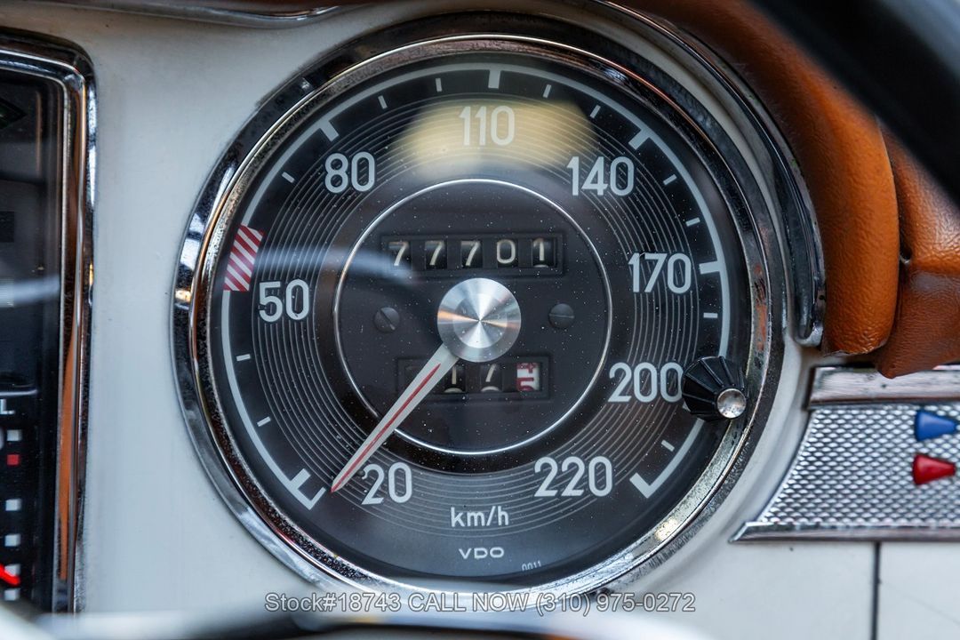 1966 Mercedes-Benz 230SL