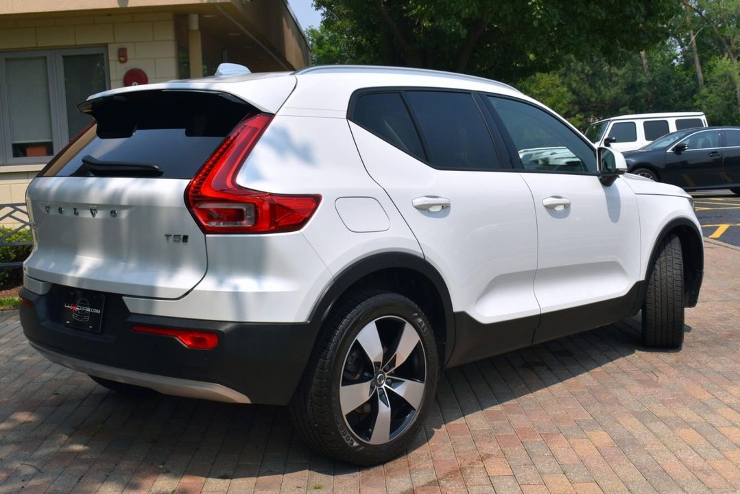 2022 Volvo XC40 T5 AWD
