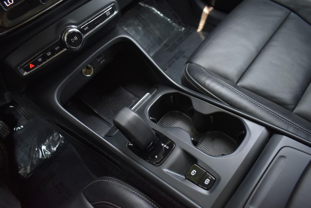 2022 Volvo XC40 T5 AWD