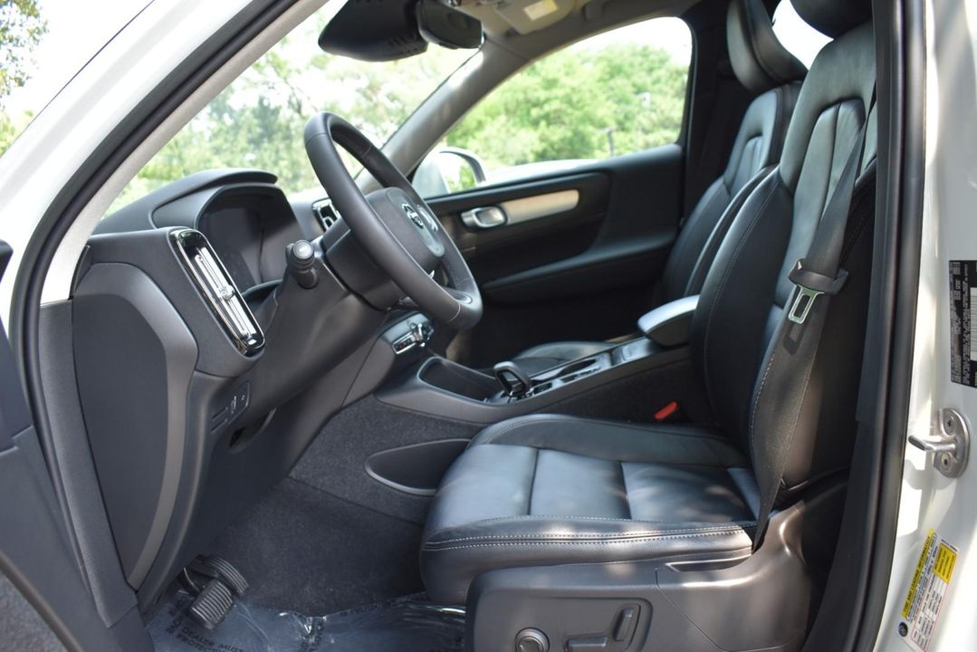 2022 Volvo XC40 T5 AWD