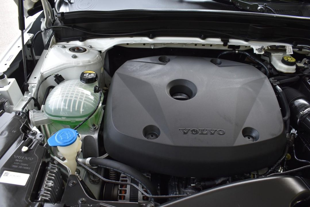 2022 Volvo XC40 T5 AWD