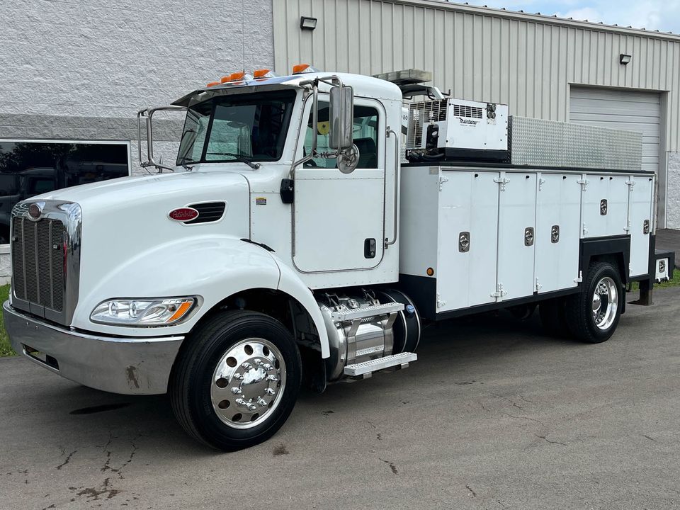 2013 Peterbilt PB337 Service Truck