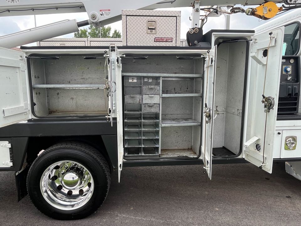 2013 Peterbilt PB337 Service Truck