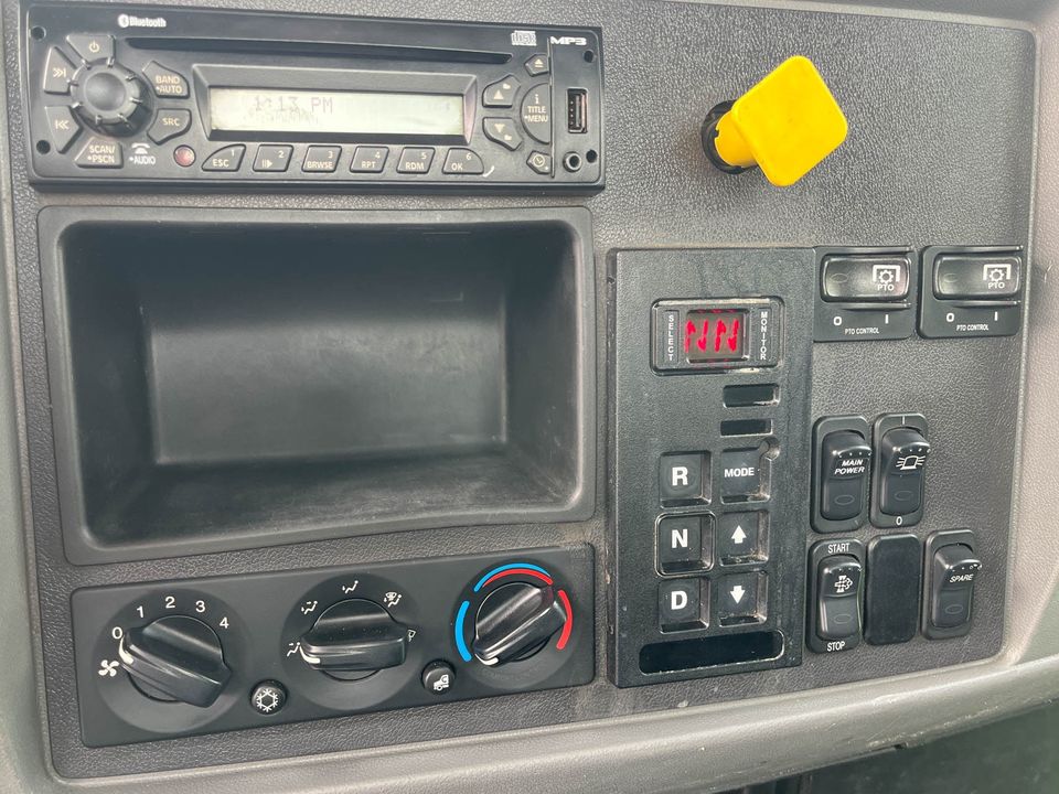 2013 Peterbilt PB337 Service Truck