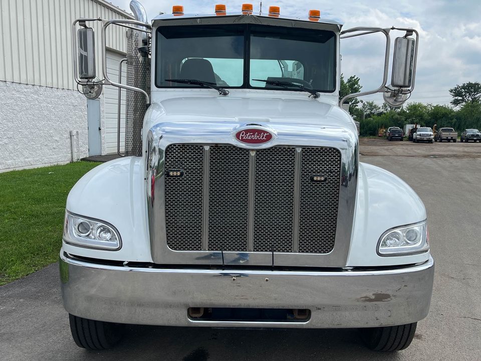 2013 Peterbilt PB337 Service Truck