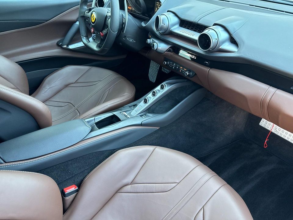 2022 Ferrari 812 GTS