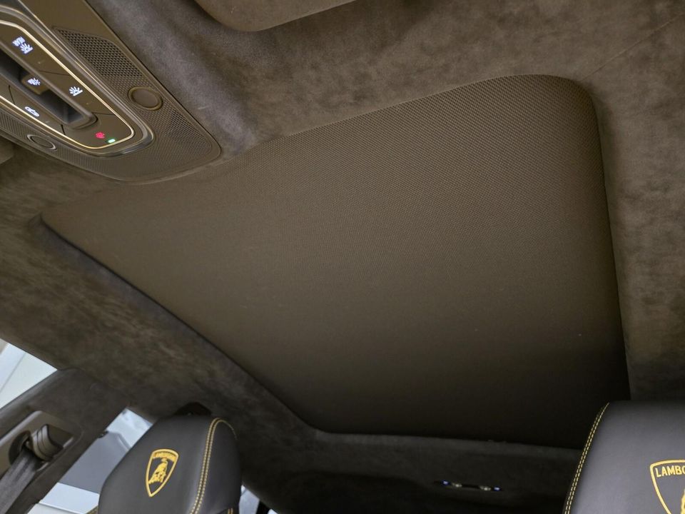 2022 Lamborghini Urus