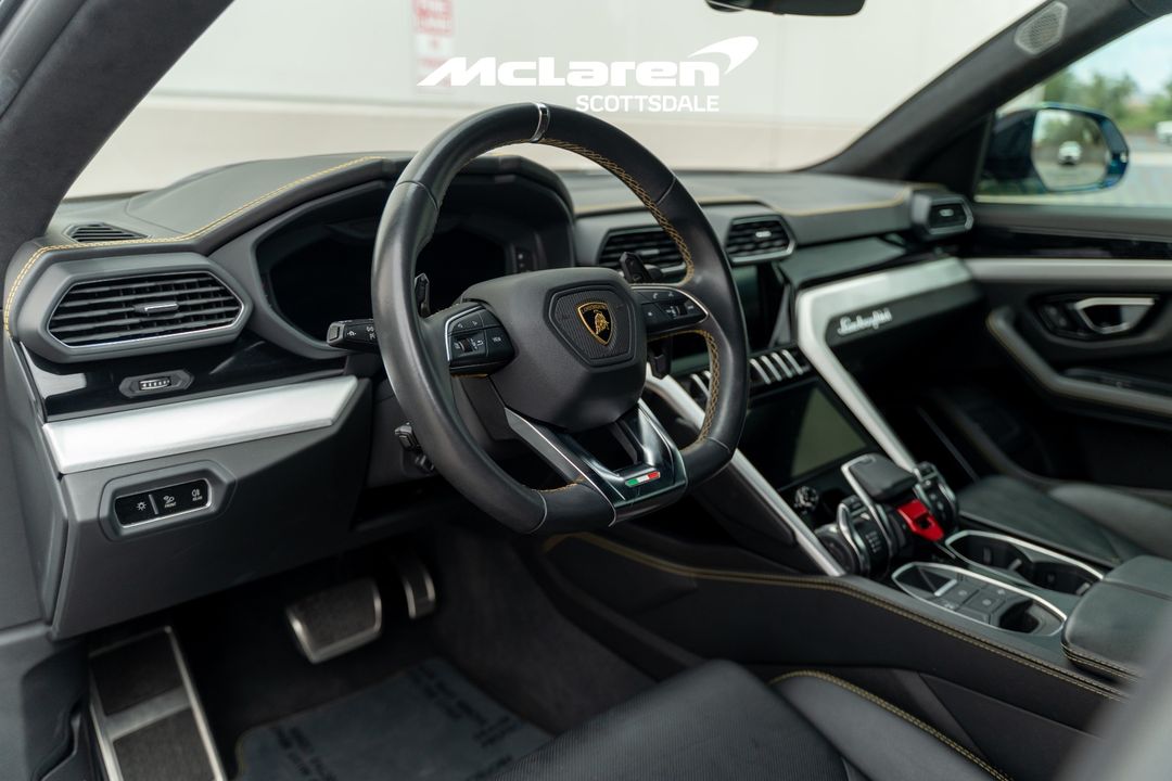 2021 LAMBORGHINI URUS
