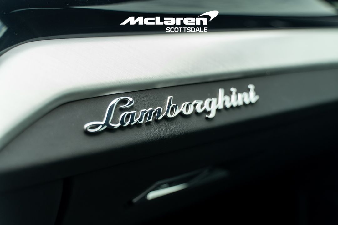 2021 LAMBORGHINI URUS