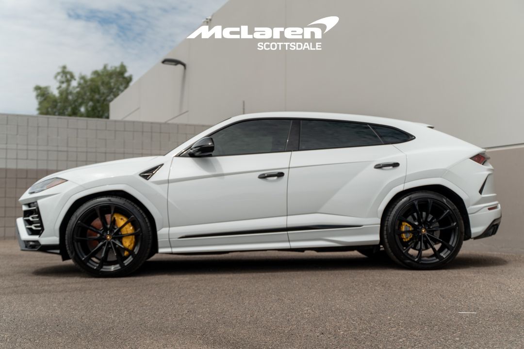 2021 LAMBORGHINI URUS