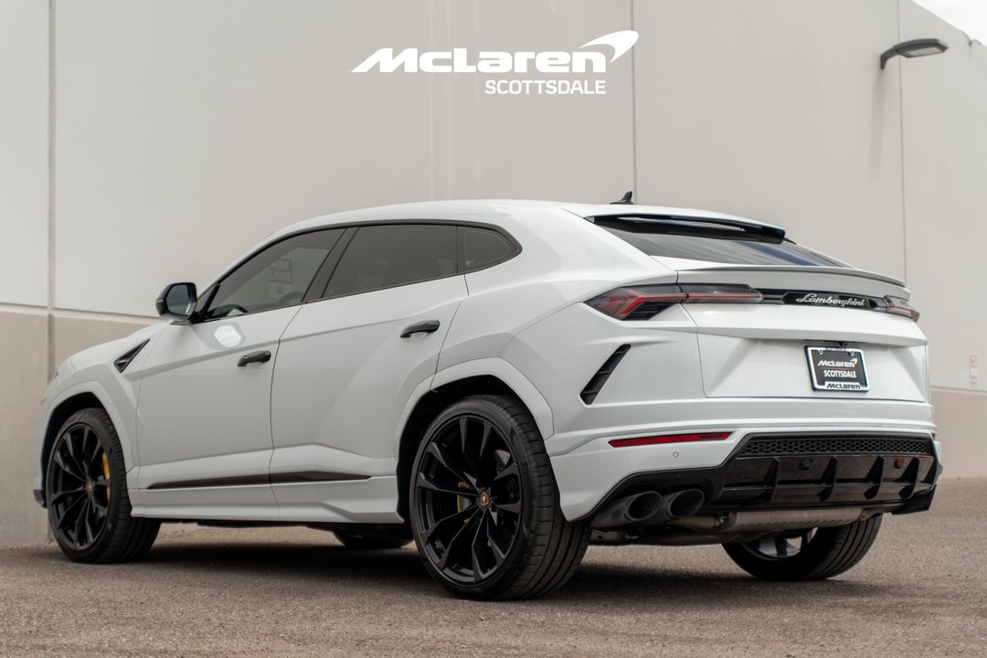 2021 LAMBORGHINI URUS