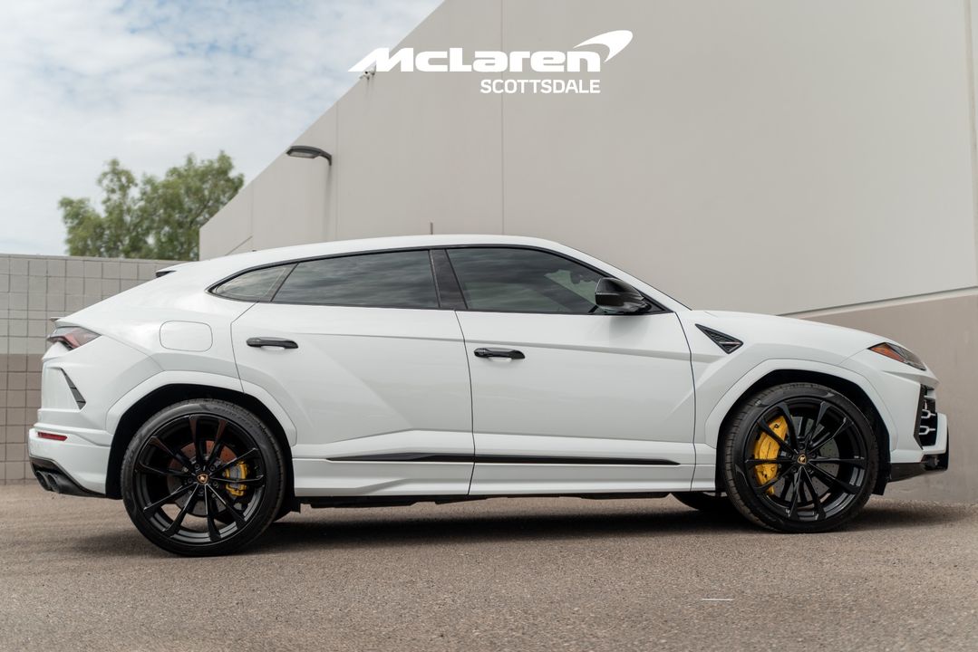 2021 LAMBORGHINI URUS