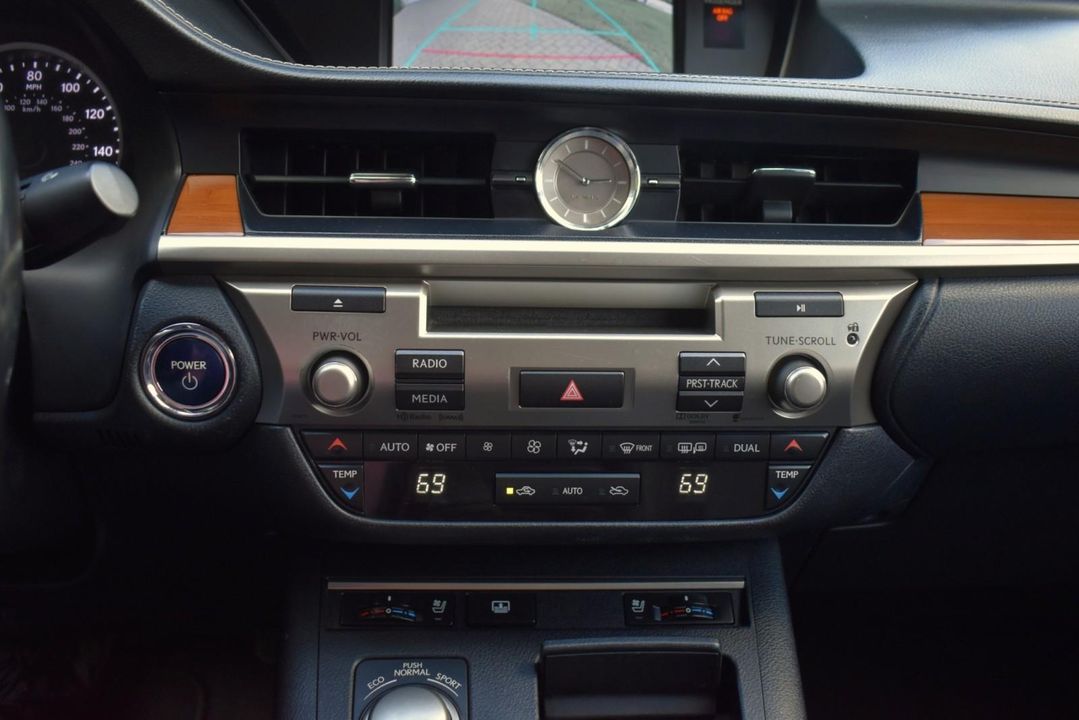2013 Lexus ES 300h