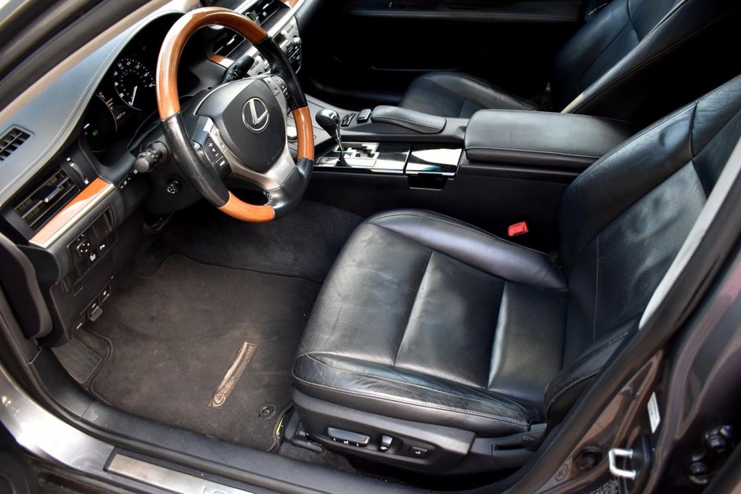 2013 Lexus ES 300h