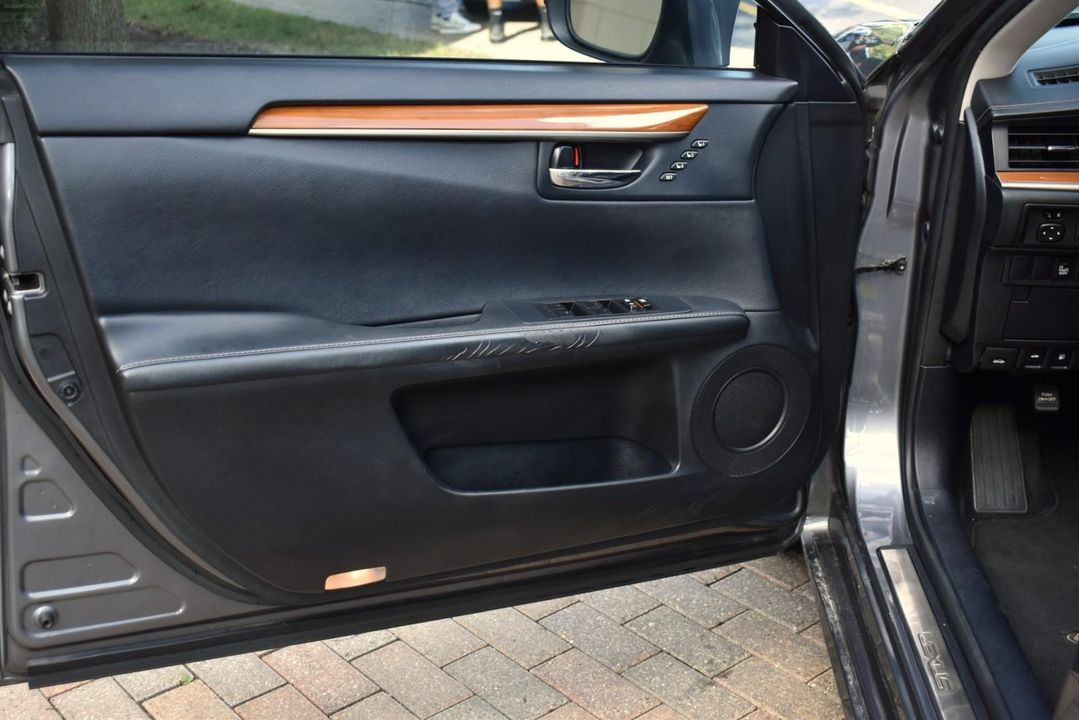2013 Lexus ES 300h