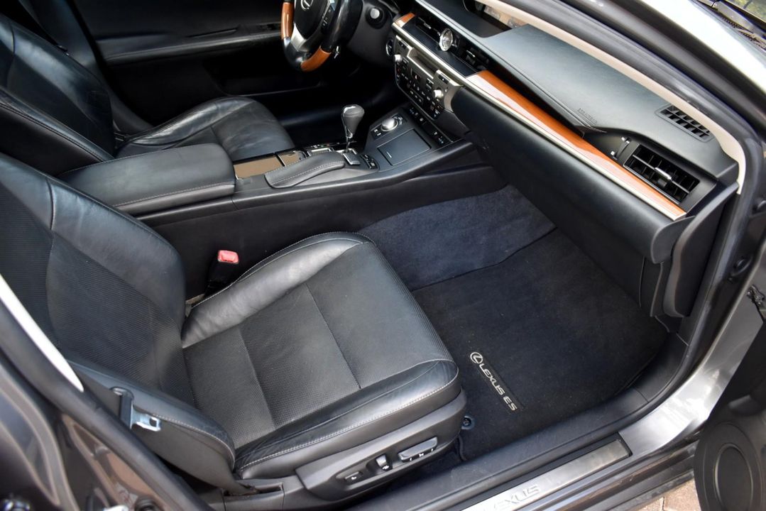 2013 Lexus ES 300h