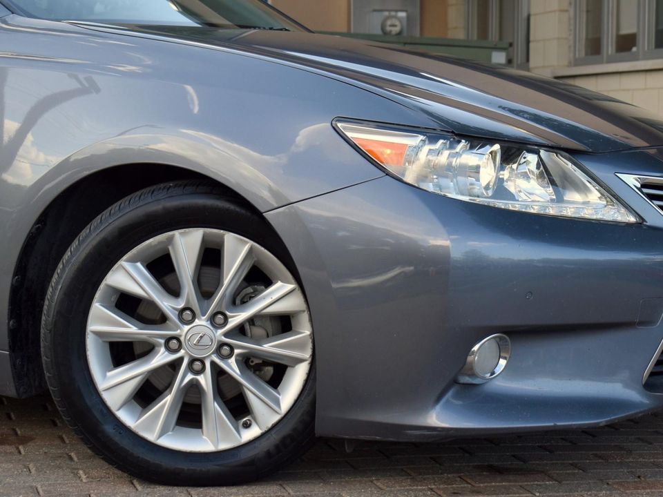 2013 Lexus ES 300h
