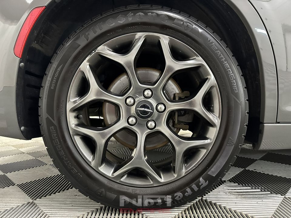 2018 Chrysler 300