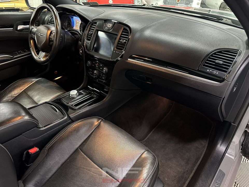 2018 Chrysler 300