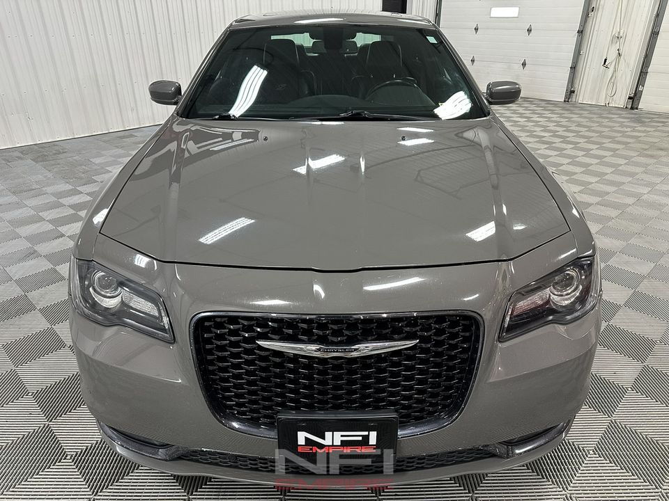 2018 Chrysler 300