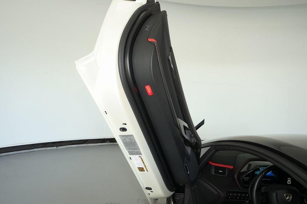 2017 Lamborghini Aventador