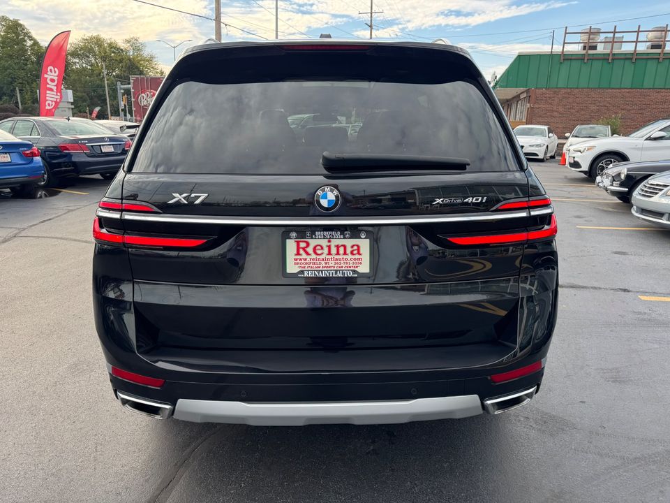 2023 BMW X7