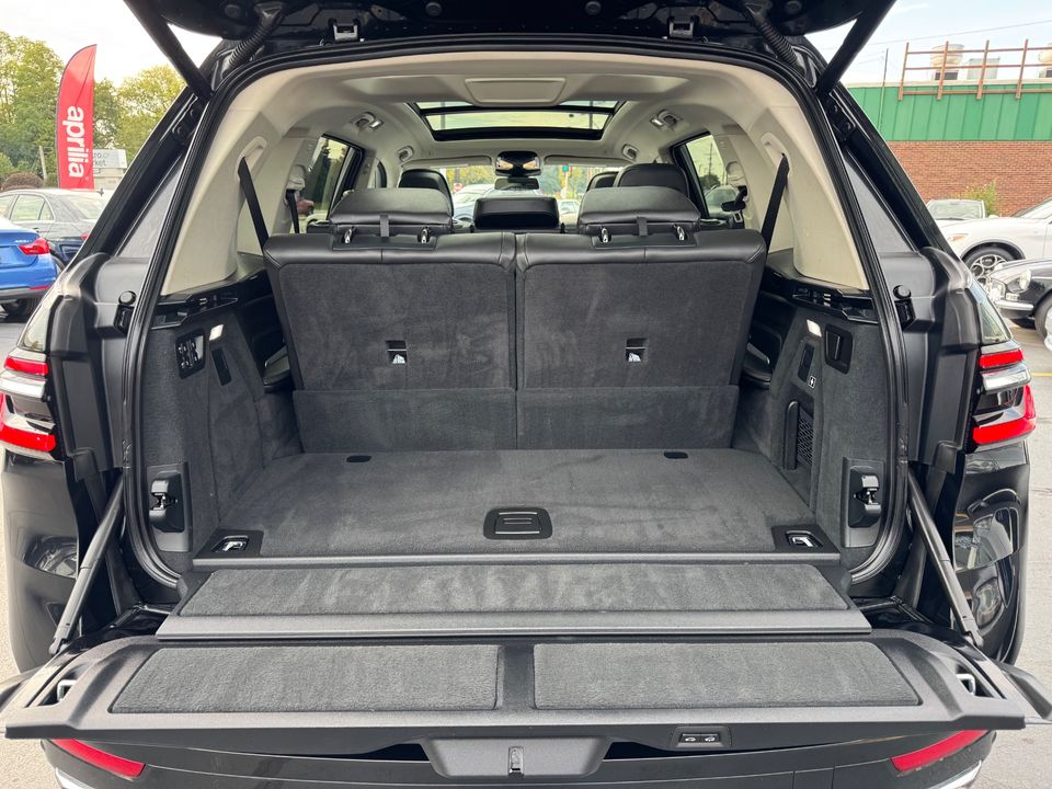 2023 BMW X7