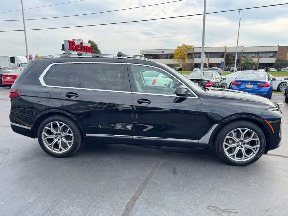 2023 BMW X7