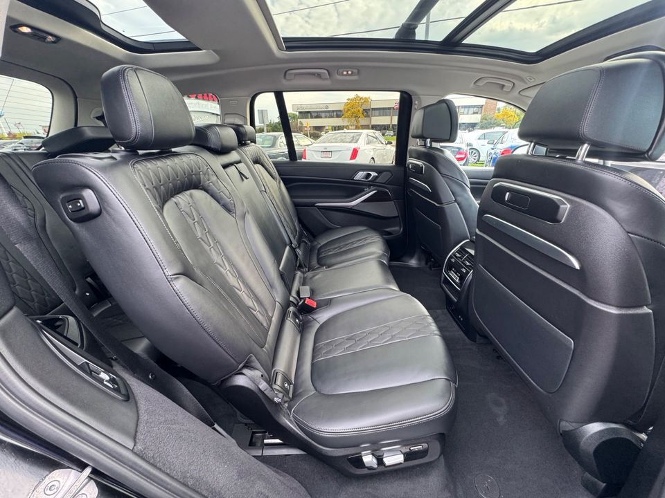 2023 BMW X7