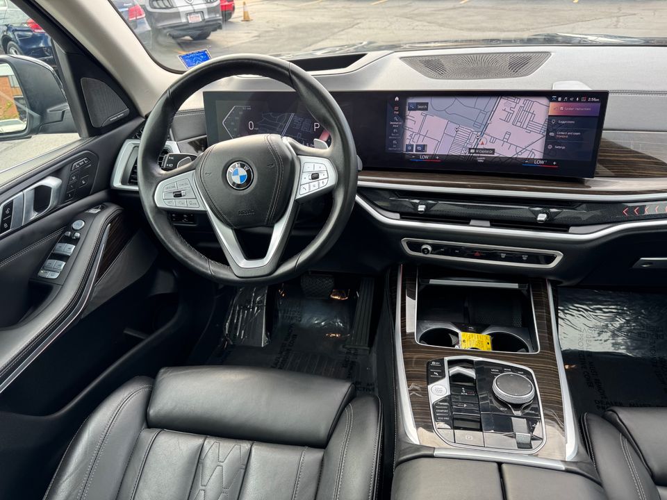 2023 BMW X7