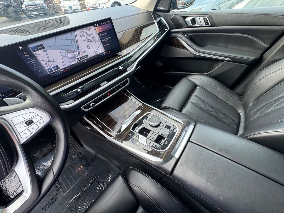 2023 BMW X7