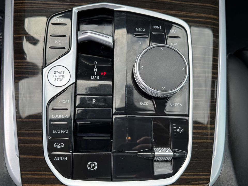 2023 BMW X7
