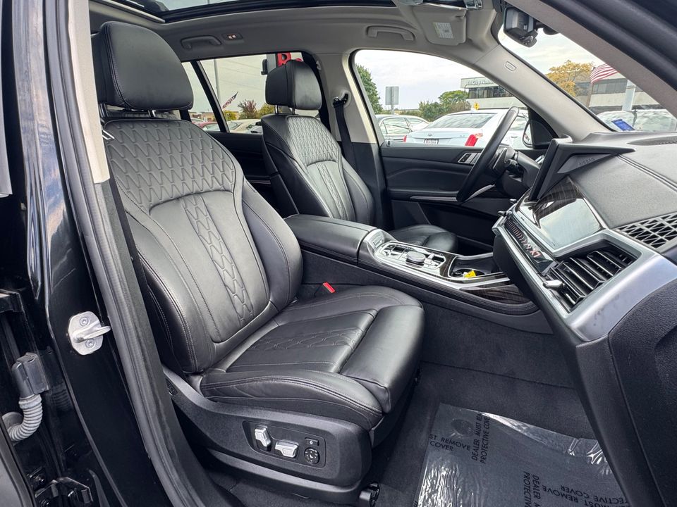 2023 BMW X7