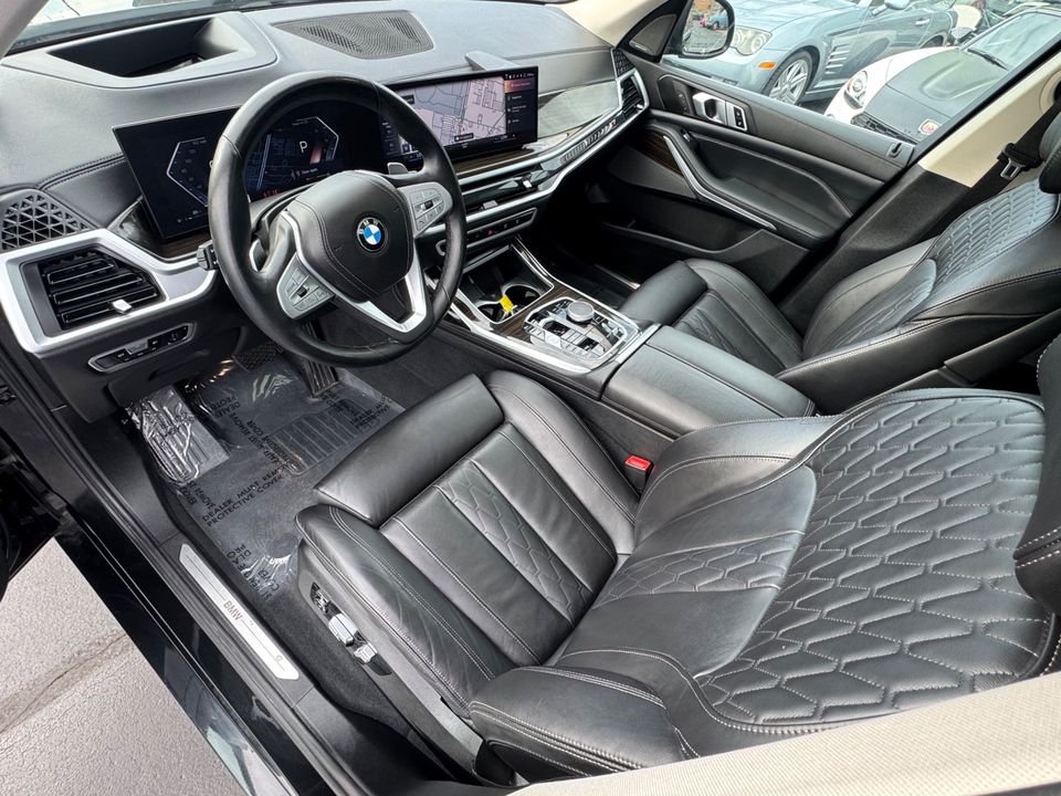 2023 BMW X7