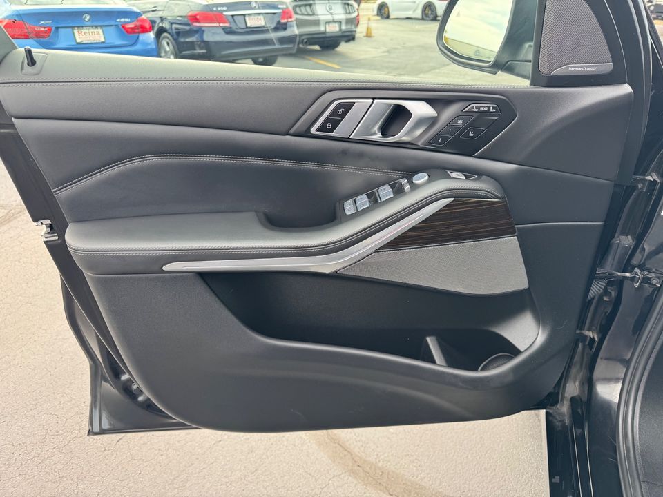2023 BMW X7