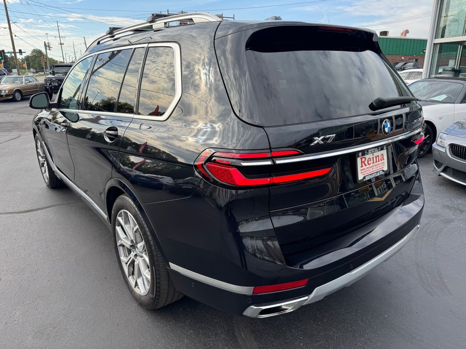2023 BMW X7